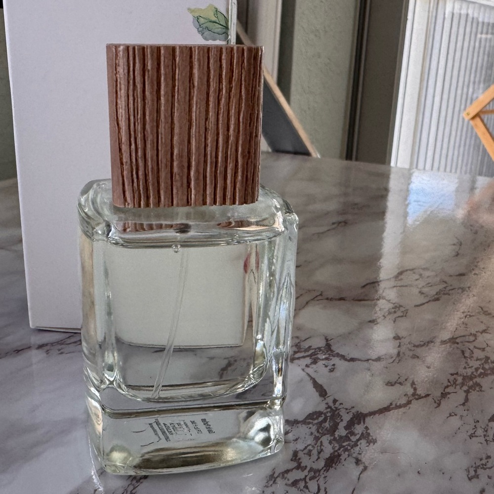 CLEAN RESERVE
Limited Edition Reserve - Rain Eau de Parfum - Picture 3 of 11